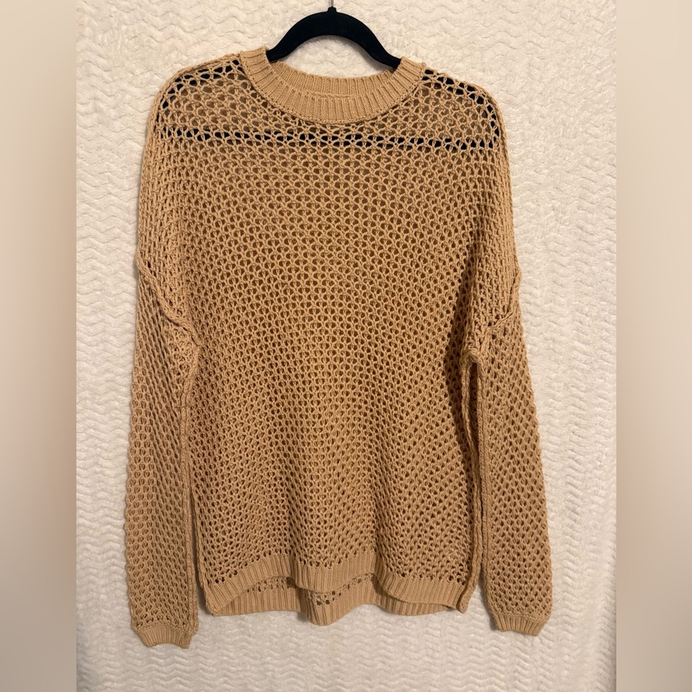 Free People Camel Knit Crew Neck Sweater. Y’all one of kind!! Size XS.. roomie